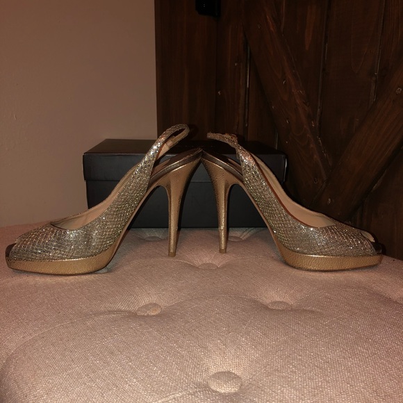 Jimmy Choo gold sling back - Picture 3 of 6